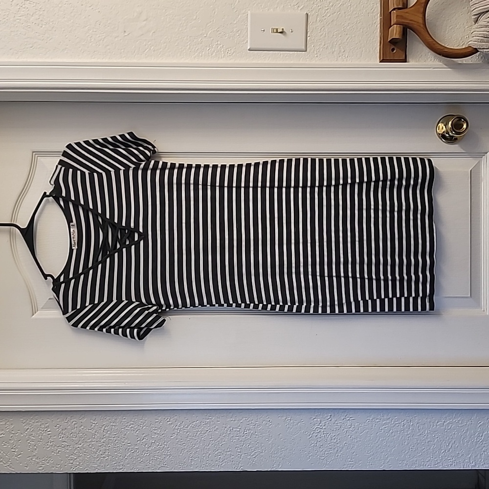 Gray and white striped short sleeve midi dress size medium